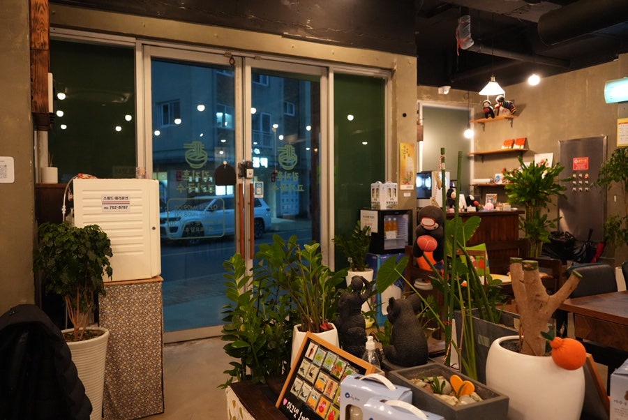 김지훈고기국수 매장 내부