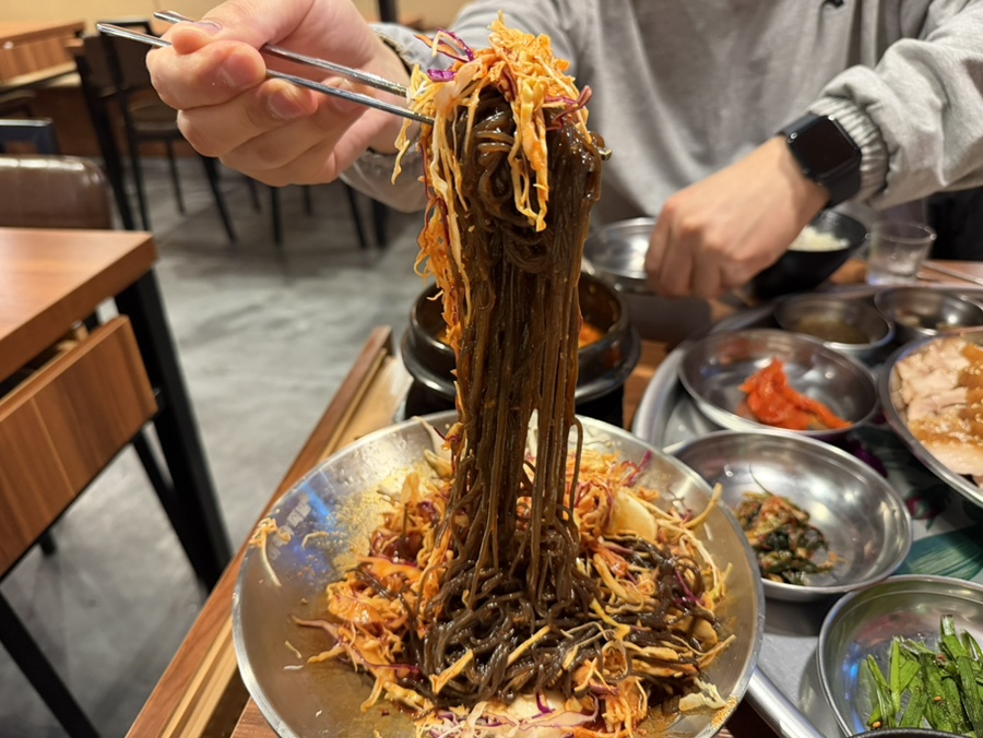 완미족발 제주연동점 모임 장소