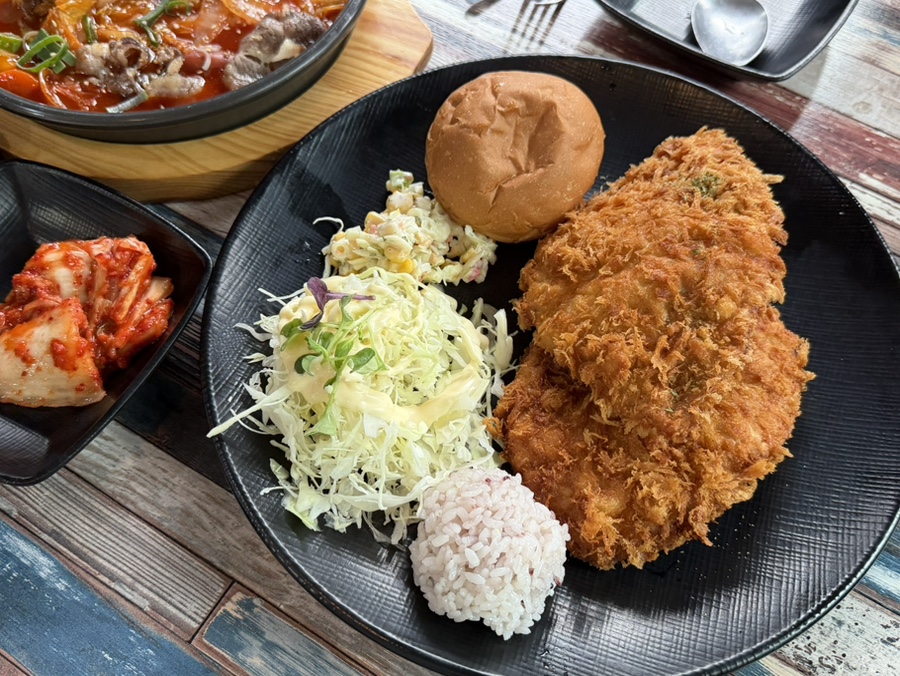 서귀포 돈가스 맛집 | 귤밭사이로수제돈가스 리필 가능한 흑돼지돈가스 후기