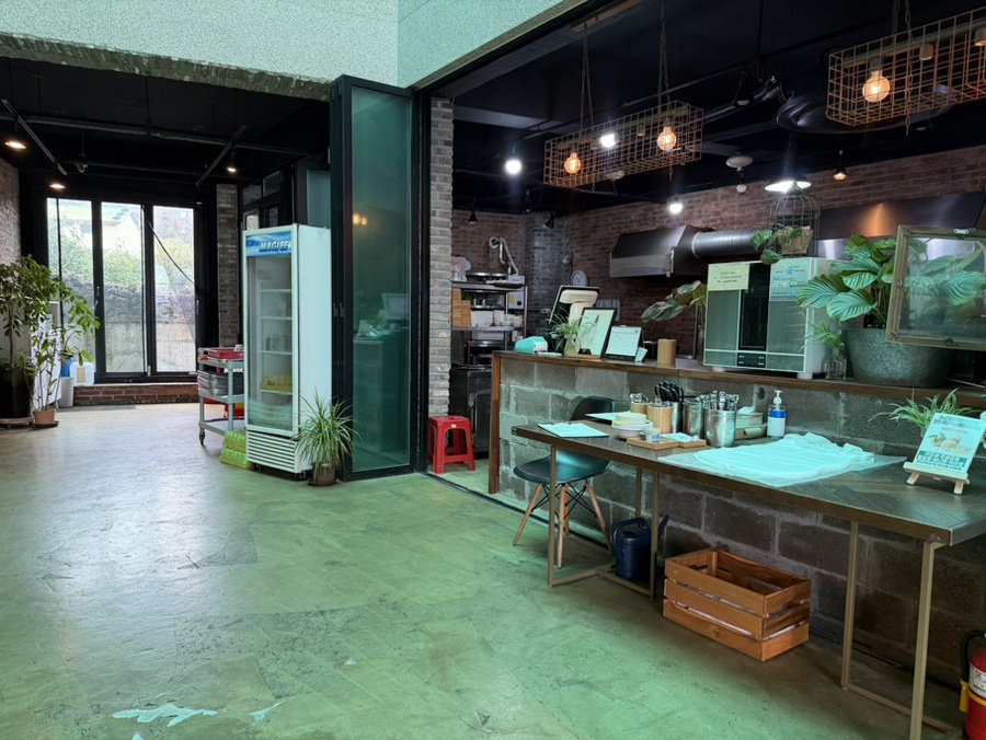 오전열한시 테이블 세팅