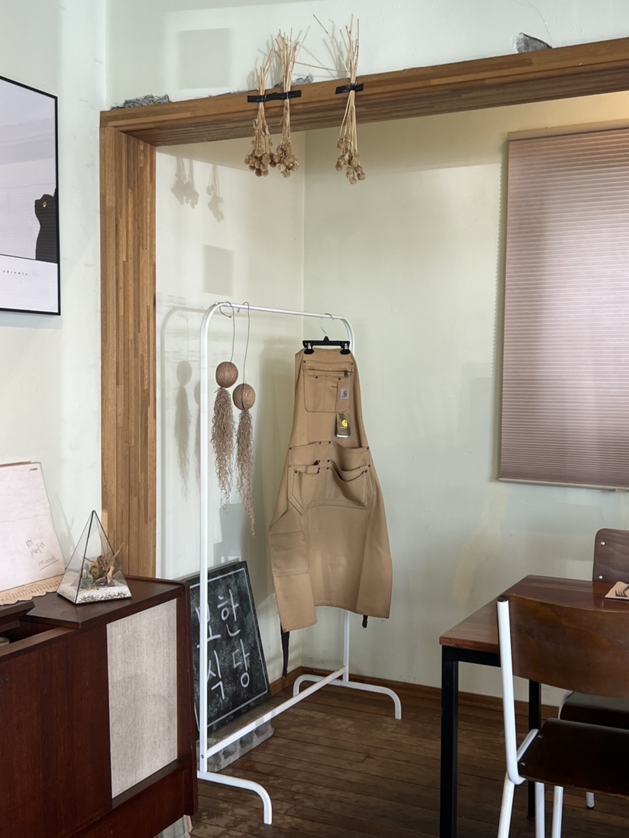 묘한식당 메뉴판