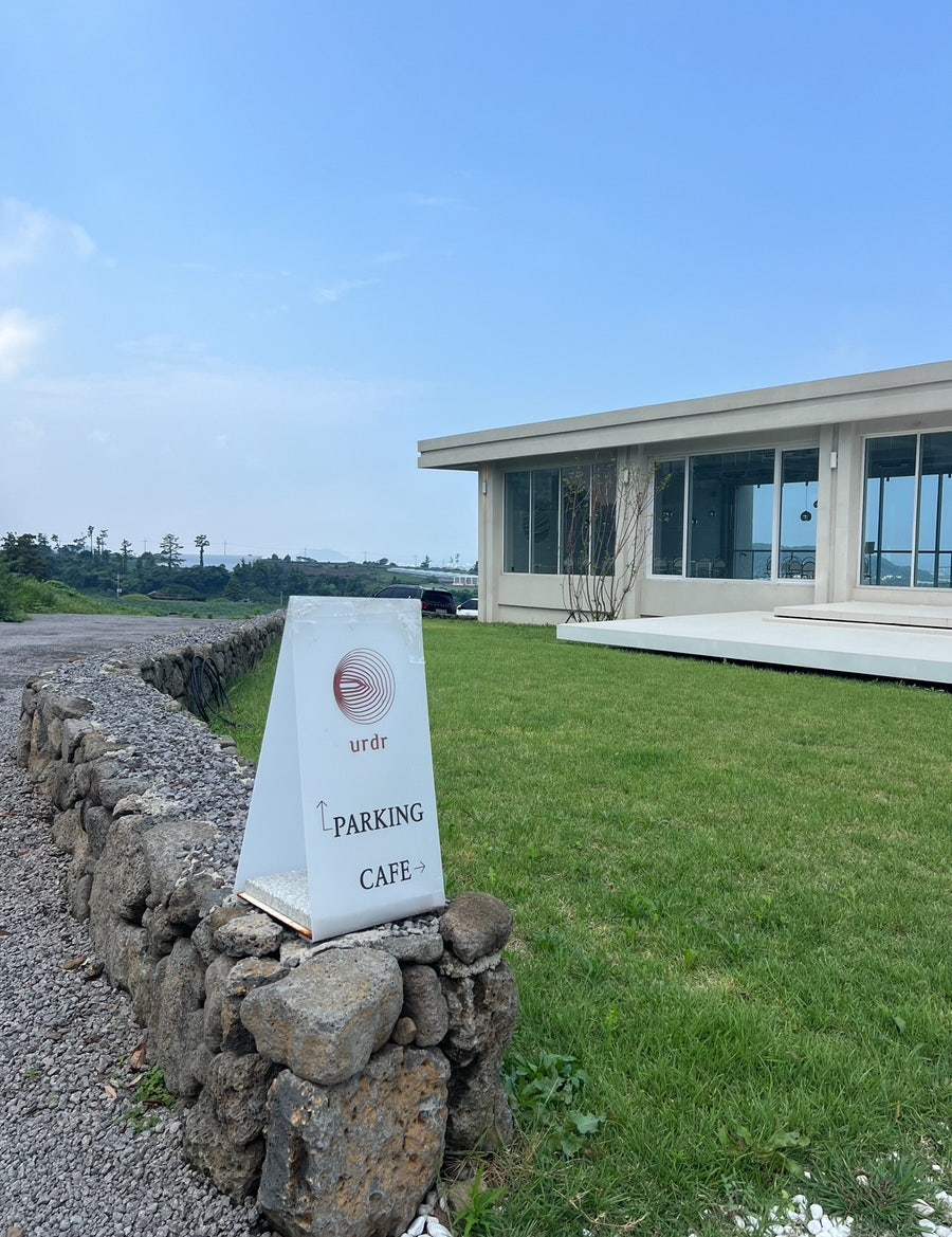 제주 애월 카페 추천 | 오션뷰 대형카페 우르드르 방문 후기