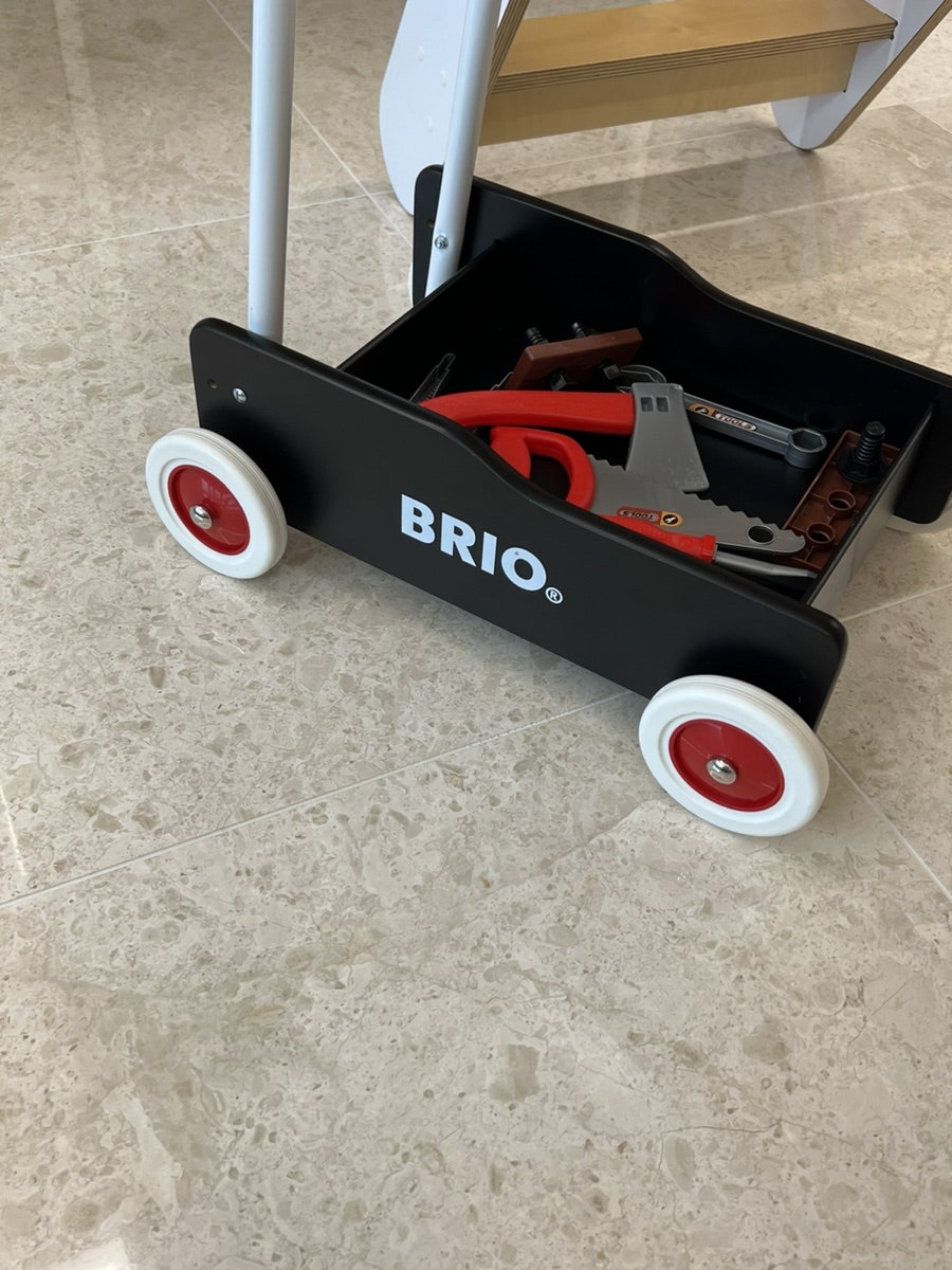 브리오 걸음마 보조기 디테일