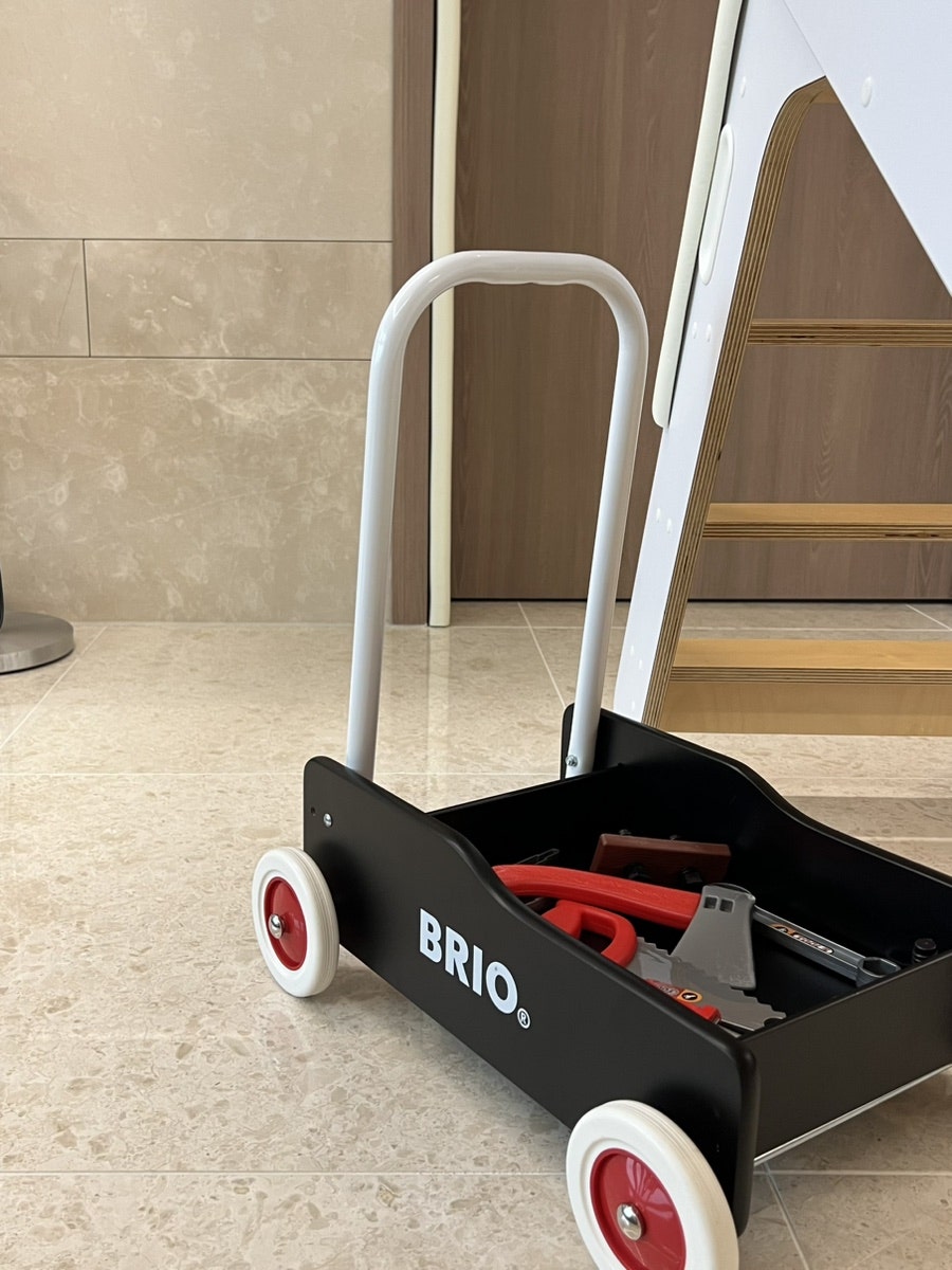 브리오 걸음마 보조기 인테리어