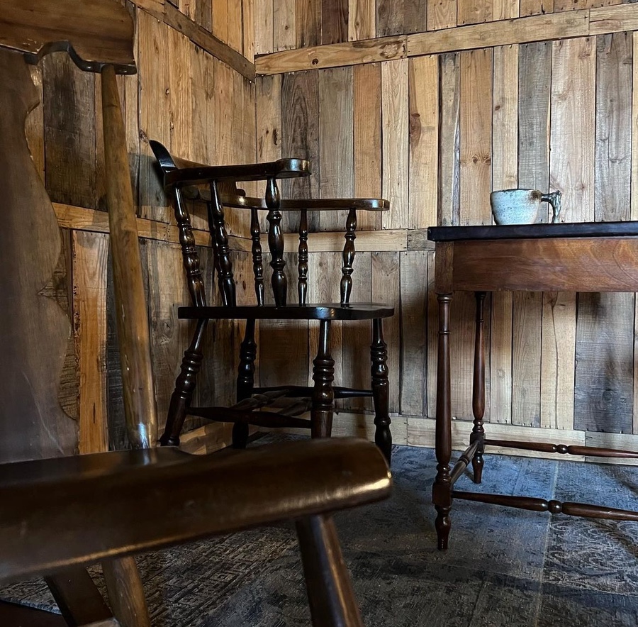 카페 덤불 내부 인테리어