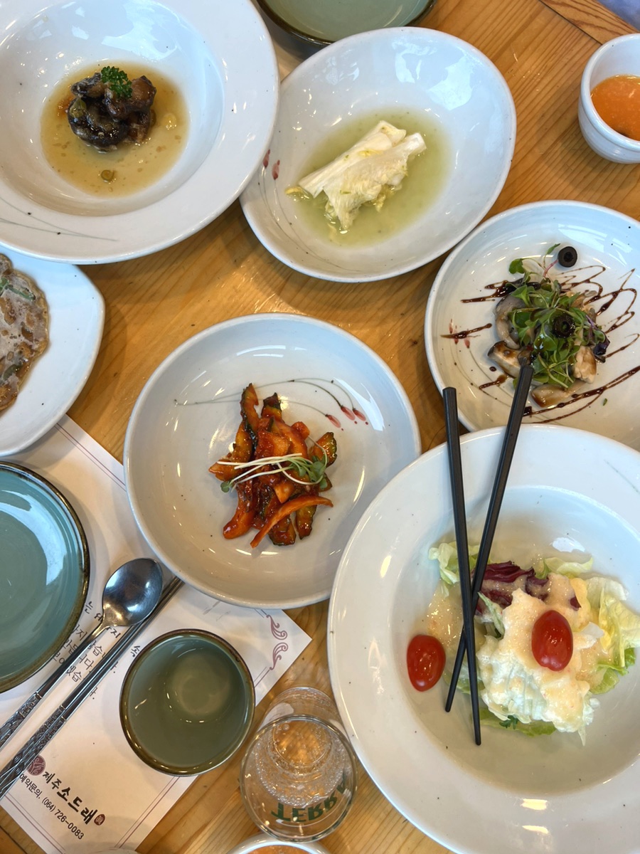 제주 소드래 창가 좌석